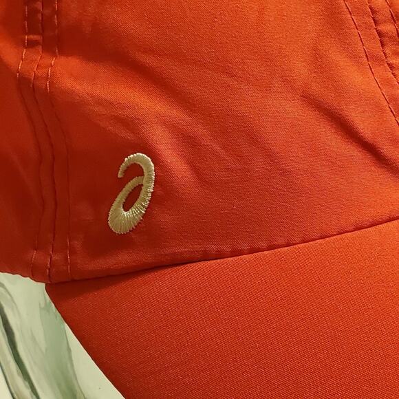 Asics golf hat cap. Color red /white. 100% Polyester. One size fits most - Picture 7 of 13